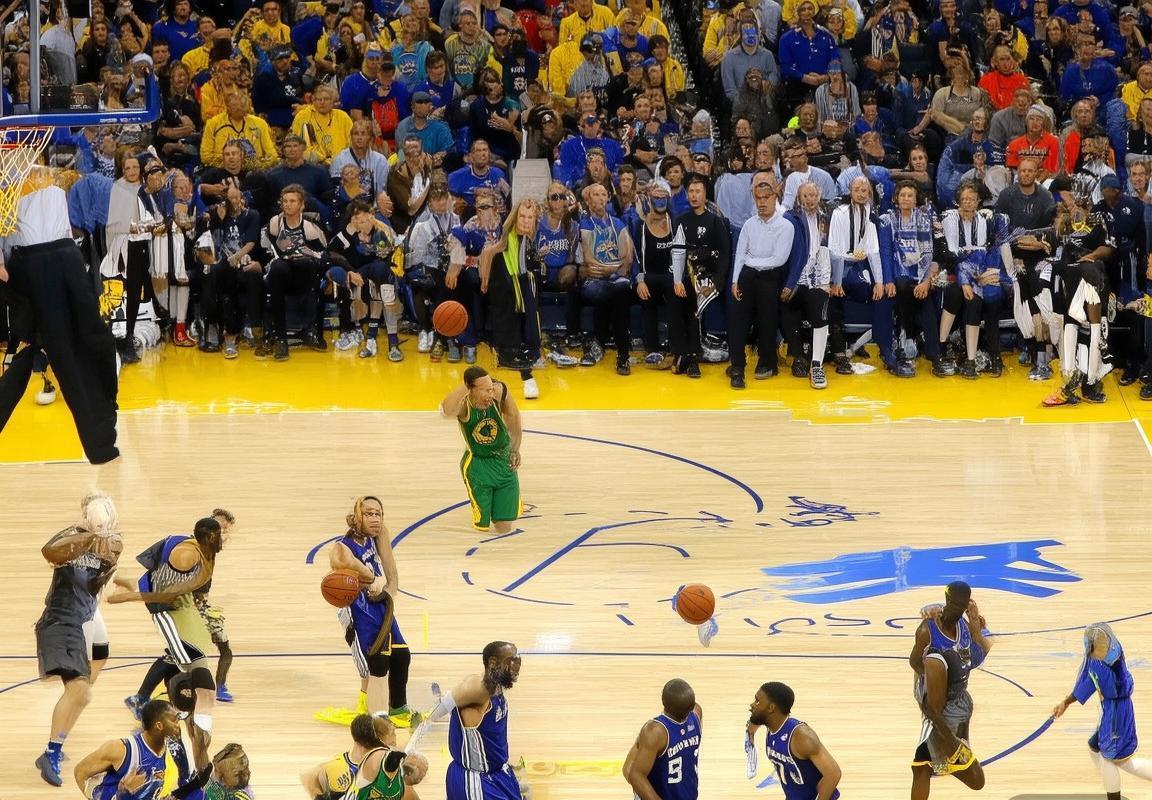 2017年NBA季后赛马刺对勇士系列赛回顾：巅峰对决，悬念迭起